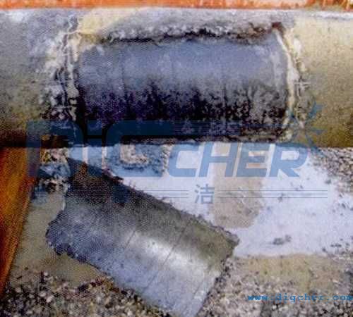 海底管道外表面的混凝土防護(hù)層剝離